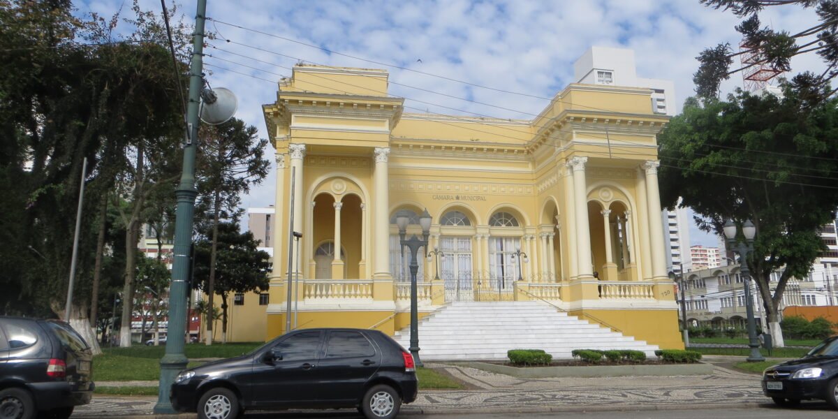 Fachada da Câmara Municipal de Curitiba